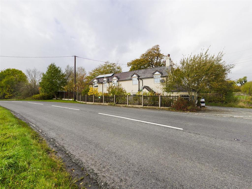 Llandegla, Wrexham 4 bed detached house for sale £475,000