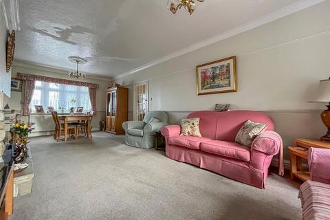 4 bedroom detached house for sale, Little Bushey Lane, Bushey