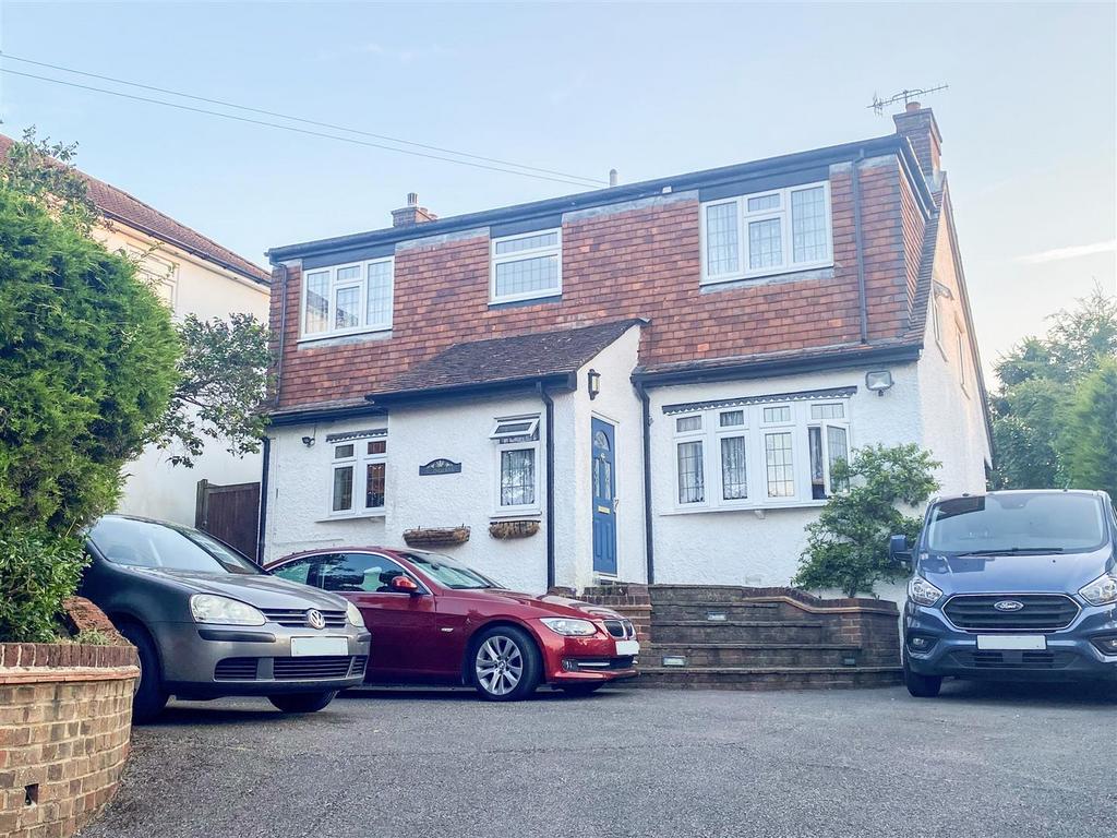 Little Bushey Lane, Bushey 4 bed detached house for sale £925,000