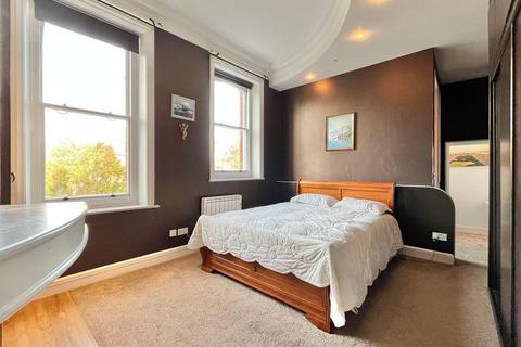 2 bedroom flat for sale, Buxton Road, Eastbourne