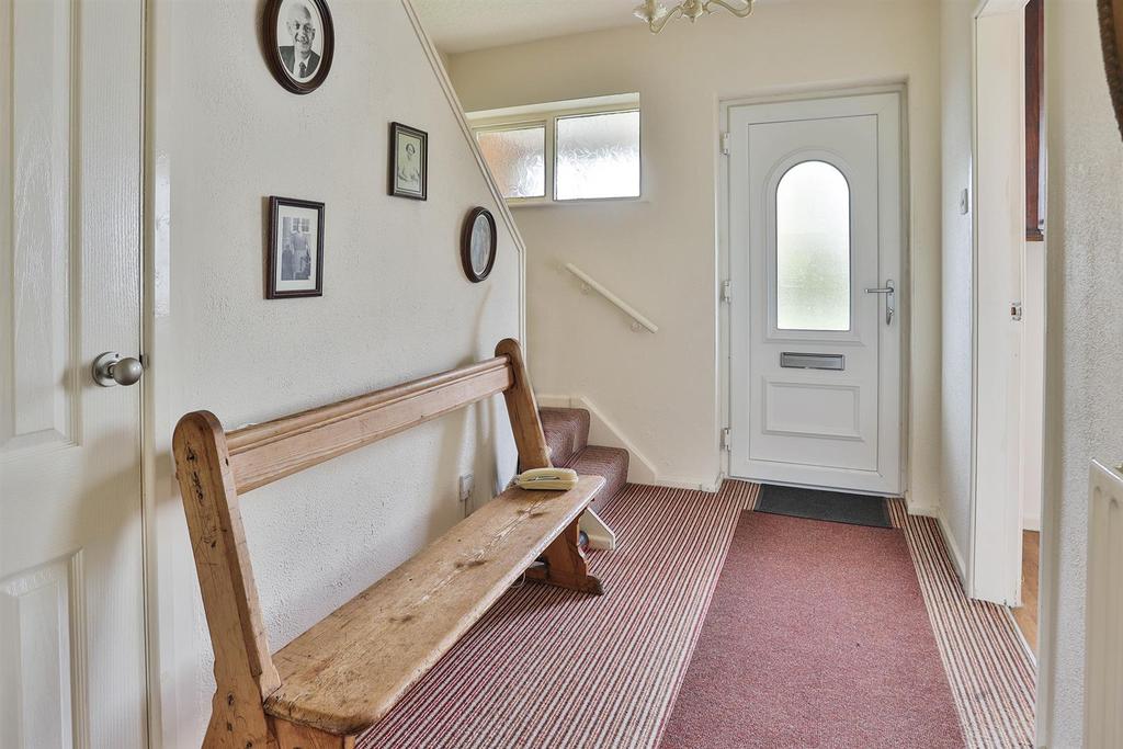The Square, Newton Harcourt, Leicester 4 bed house £375,000