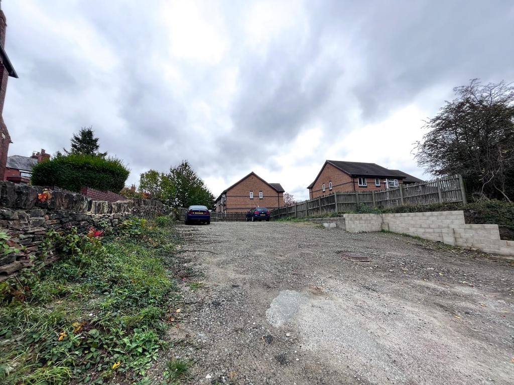 Plot Of Land, Leeds Road, Dewsbury... Land £500 pcm (£115 pw)