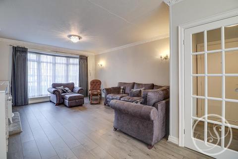2 bedroom flat to rent - Sandmoor Mews, Leeds