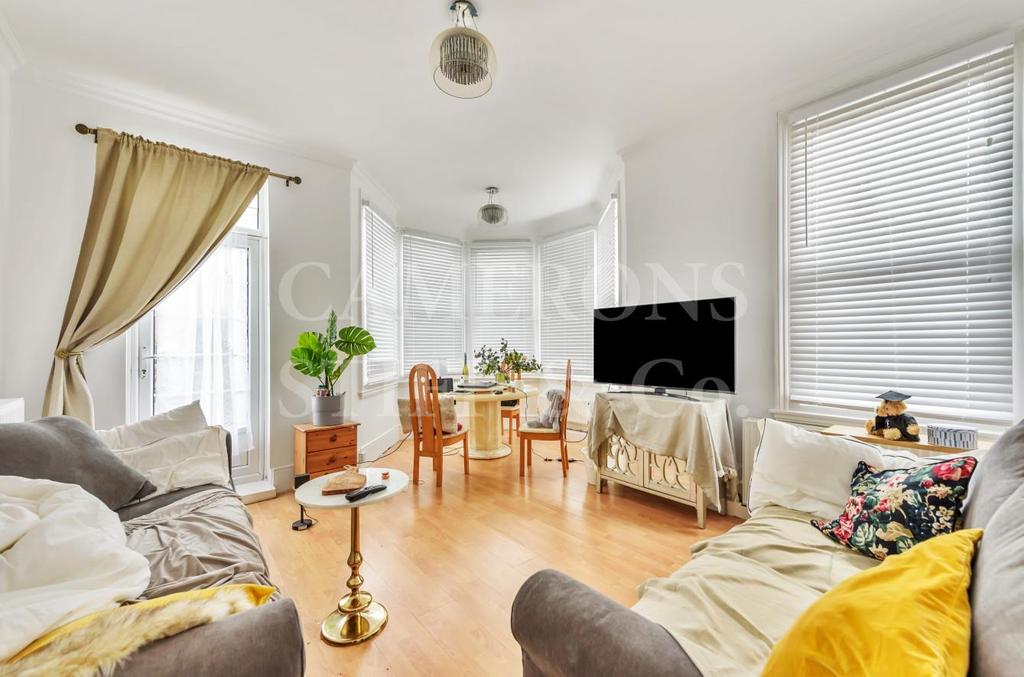 Melrose Avenue, Willesden, NW2 2 bed flat to rent £3,000 pcm (£692 pw)