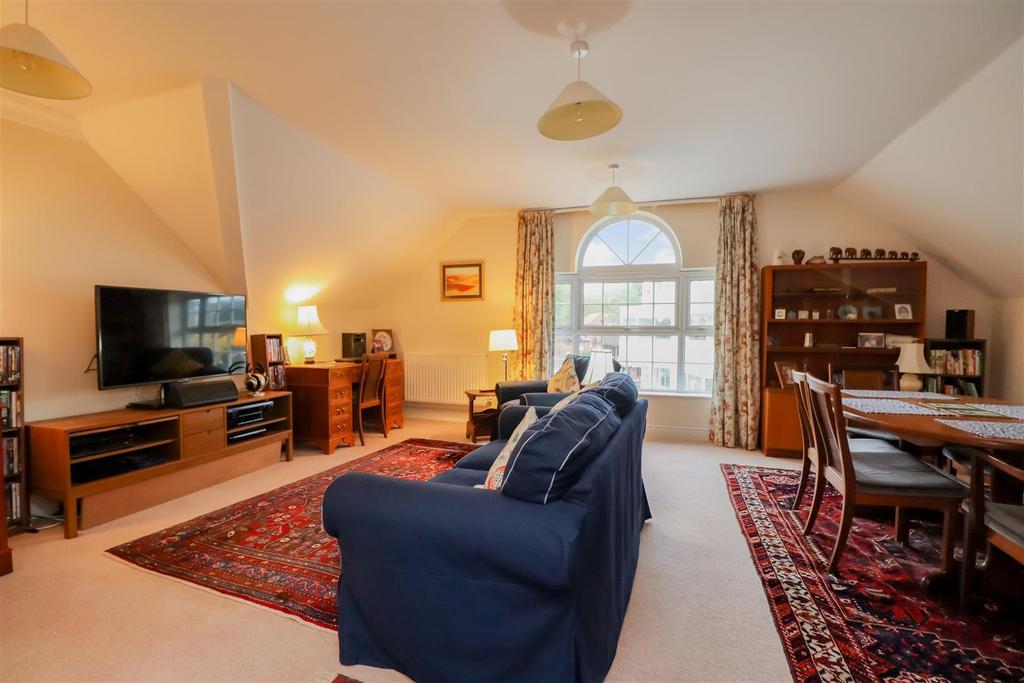 Potters Place, Horsham 2 bed retirement property £485,000