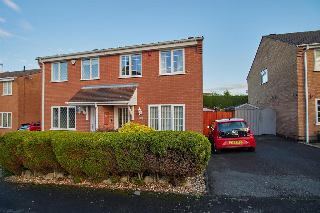 Newquay Close, Hinckley 3 bed semidetached house £260,000