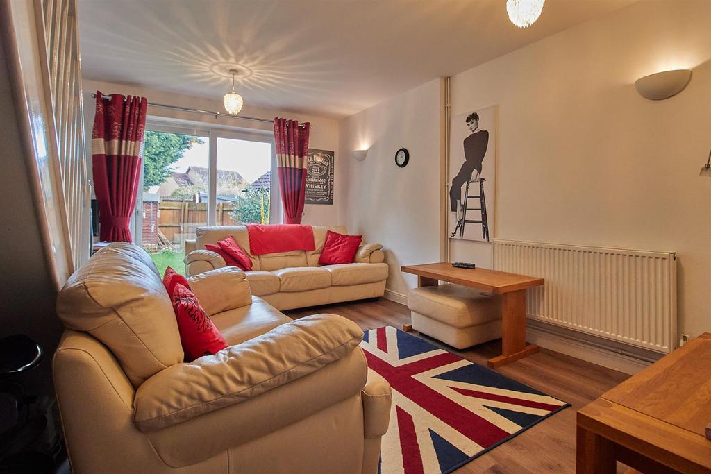 Stirling Avenue, Hinckley 2 bed end of terrace house £190,000