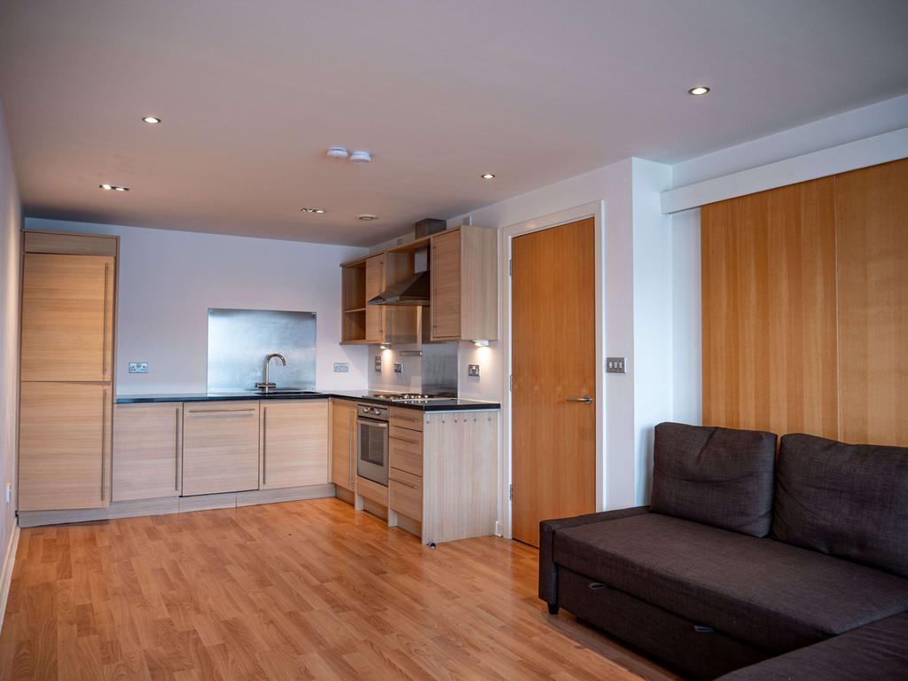 Western Harbour Breakwater Edinburgh... 2 bed flat £1,150 pcm (£265 pw)