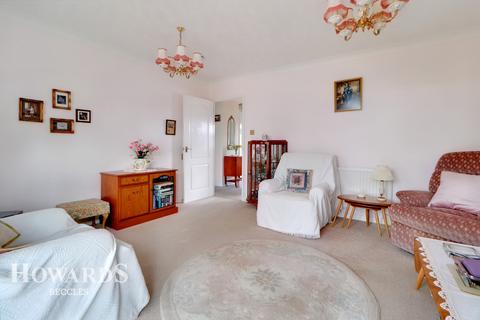 3 bedroom detached bungalow for sale - St Edmunds Close, Beccles