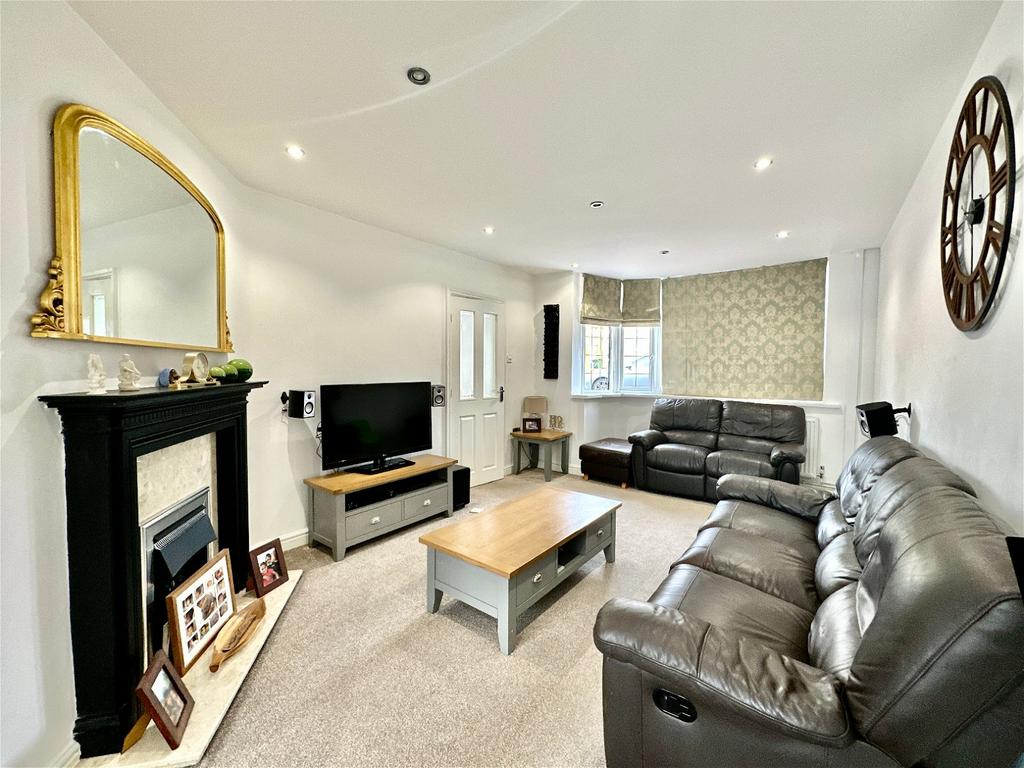 Mossdale Road,Leicester,LE3 2US 3 bed semidetached house for sale £