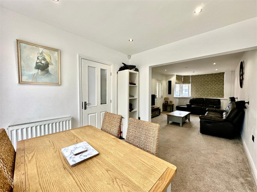 Mossdale Road,Leicester,LE3 2US 3 bed semidetached house for sale £