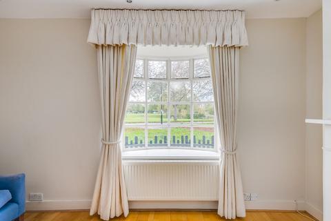 49 Ham Common, Richmond, TW10 7JG