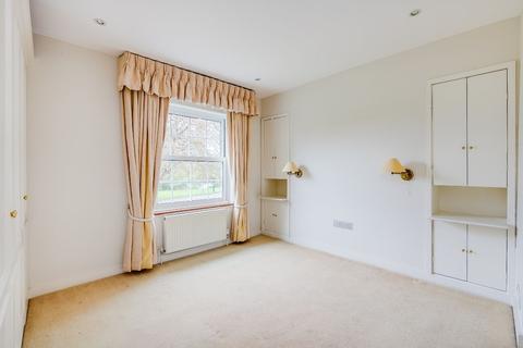 49 Ham Common, Richmond, TW10 7JG