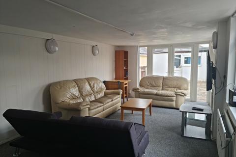 undefined, 6 Bed Student House on Columbia Road