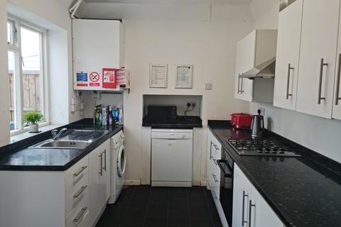 undefined, 6 Bed Student House on Columbia Road