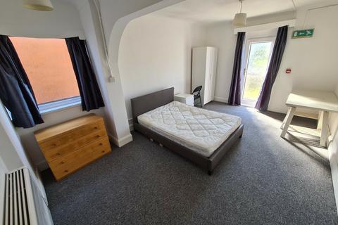 undefined, 6 Bed Student House on Columbia Road