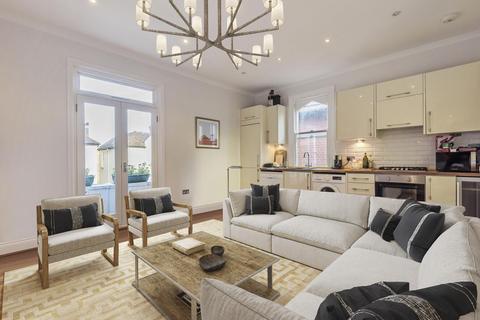 2 bedroom flat for sale, Whittingstall Road, Fulham