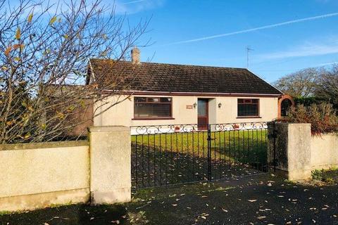2 bedroom bungalow for sale - Whitehill, Cresselly, Kilgetty, Pembrokeshire, SA68