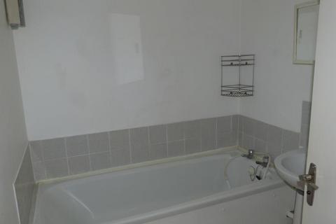 Studio to rent, Chaffinch Close, Edmonton, N9