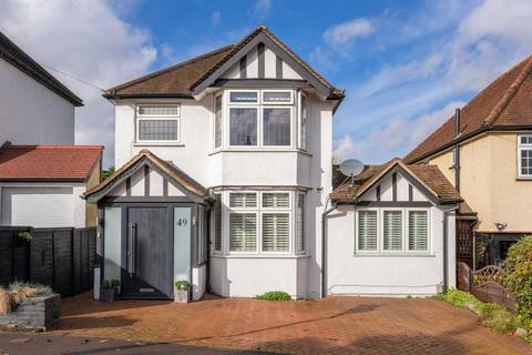 3 bedroom detached house for sale, Bournehall Avenue, Bushey