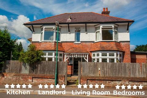 undefined, WINTON Student House * Edgehill Road *  -  SEE VIDEO TOUR