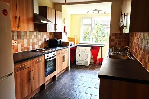 undefined, WINTON Student House * Edgehill Road *  -  SEE VIDEO TOUR