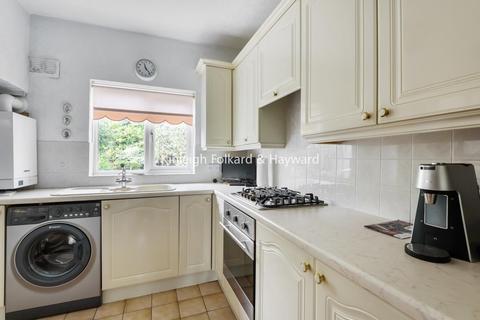 94 Allerford Road, London, SE6 3DF