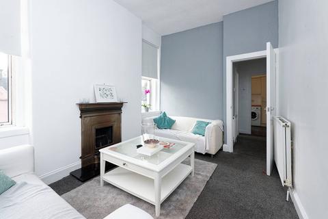 3 bedroom flat for sale - 23 1/2 Low Barholm, Kilbarchan, Johnstone, PA10 2ES