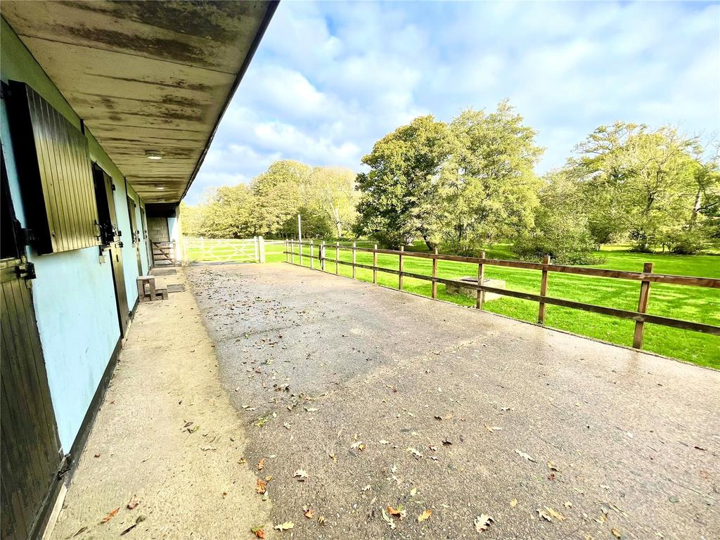Flexford Lane, Sway, Lymington, Hampshire, SO41 Equestrian property for