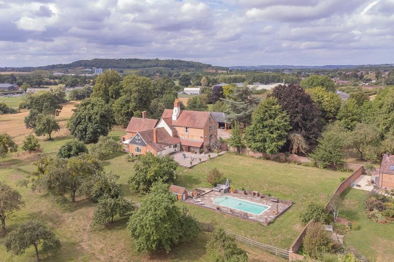 Hazle Manor, Dymock Road, Ledbury, Herefordshire, HR8 7 bed detached