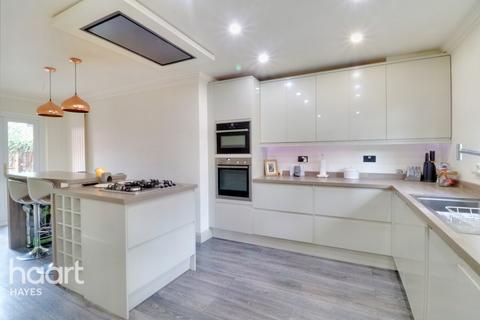4 bedroom end of terrace house for sale - Regents Close, Hayes