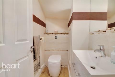 26 Regents Close, Hayes, UB4 8JY