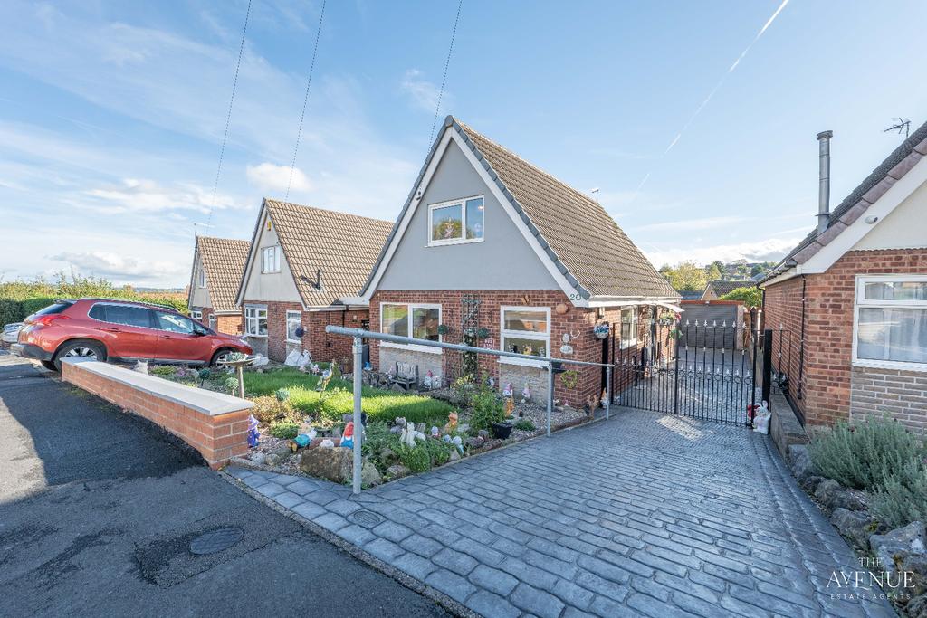 Queens Avenue,Heanor,DE75 7EU 3 bed detached house £200,000