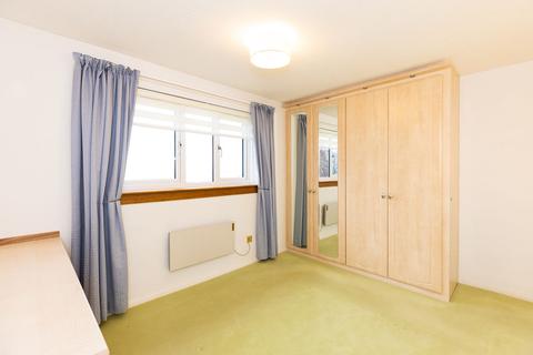 37/4 Lower Granton Road, Edinburgh, EH5 3RS