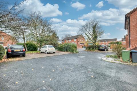 8 Devonish Close, Alcester, B49 6EG