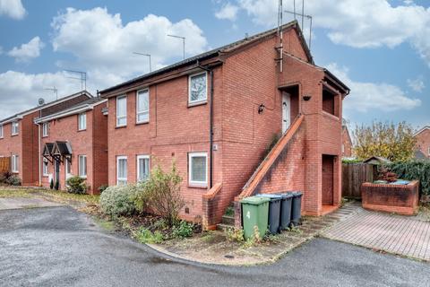 8 Devonish Close, Alcester, B49 6EG