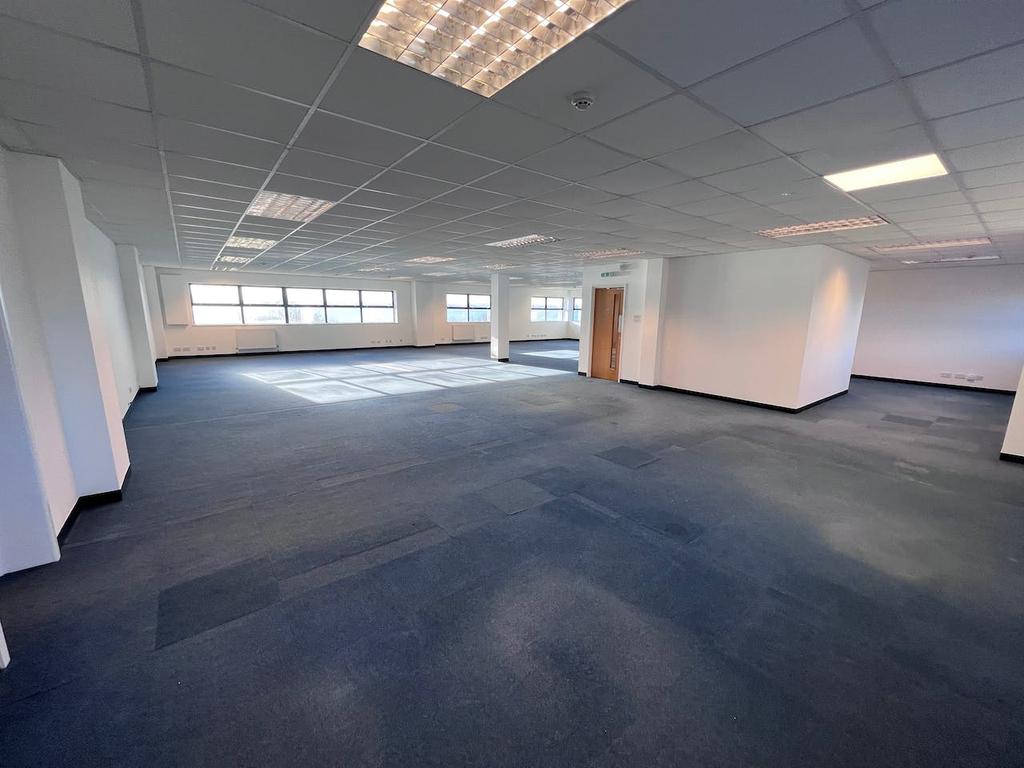 PHOTO 2  16 Compass Point Hamble.jpg
