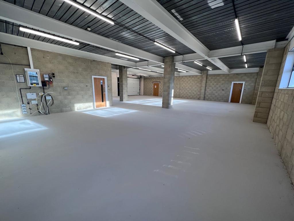 PHOTO 9  16 Compass Point Hamble.jpg