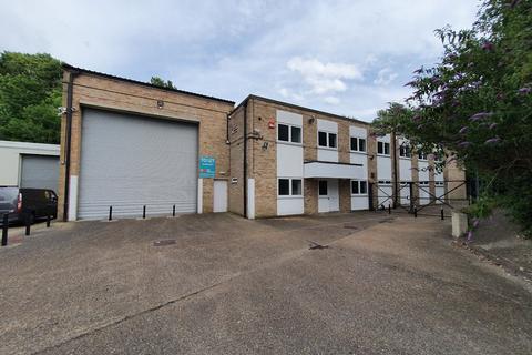 Warehouse to rent, Unit B4 Redlands, Ullswater Crescent, Coulsdon, CR5 2HT