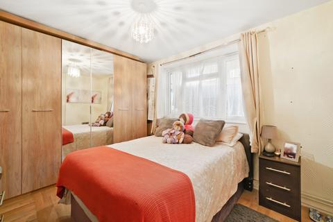 2 bedroom flat for sale, Beech Avenue, London W3