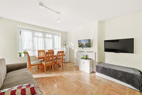 2 bedroom flat for sale, Beech Avenue, London W3