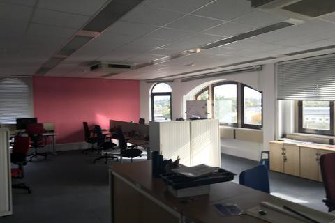Office to rent - Hampshire House, 84-98 Southampton Road, Eastleigh, SO50 5PA