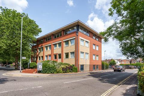 Office to rent, Fairfield House, Kingston Crescent, Portsmouth, PO2 8AA