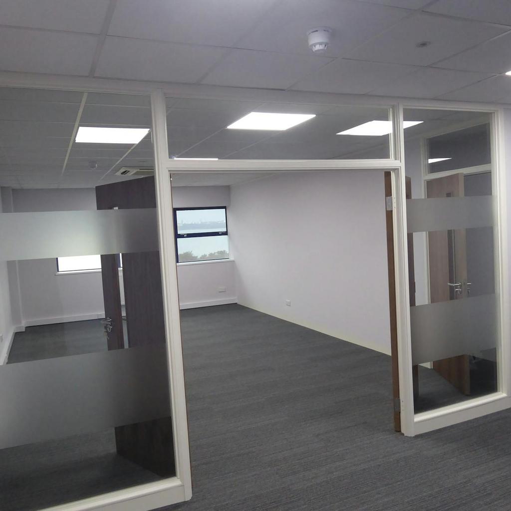 PHOTO 1  22 Compass Point Hamble  first floor.jp