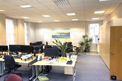 Office to rent - 45 South Street, Chichester, PO19 1DS