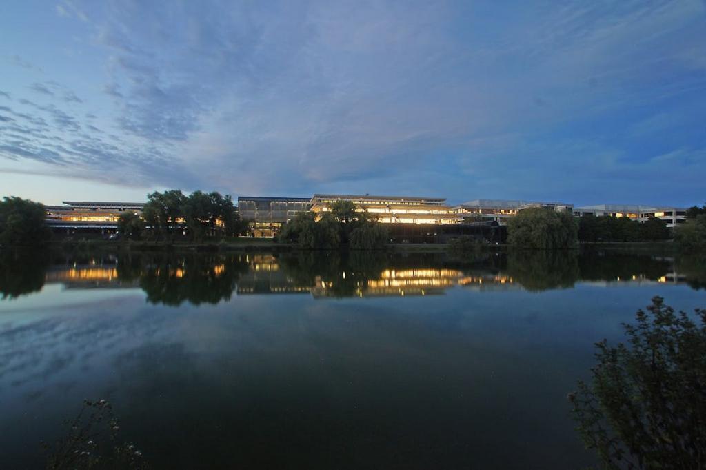 Lakeside Portsmouth at dusk  no 007.jpg