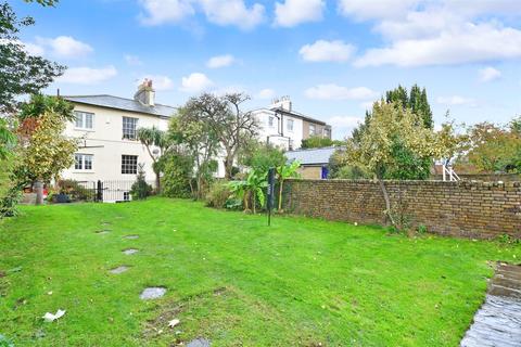 5 bedroom semi-detached house for sale - Darnley Road, Gravesend, Kent