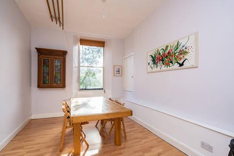 9/9 Bowhill Terrace, Edinburgh, EH3 5QY