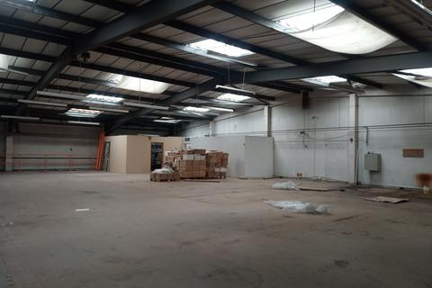 Warehouse to rent, Unit 2A, Gatwick Gate, Lowfield Heath, Crawley, RH11 0TG