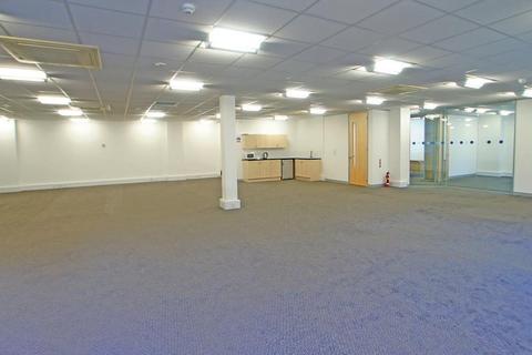 Office to rent, Compass House, 26 Compass Point, Southampton, SO31 4RF